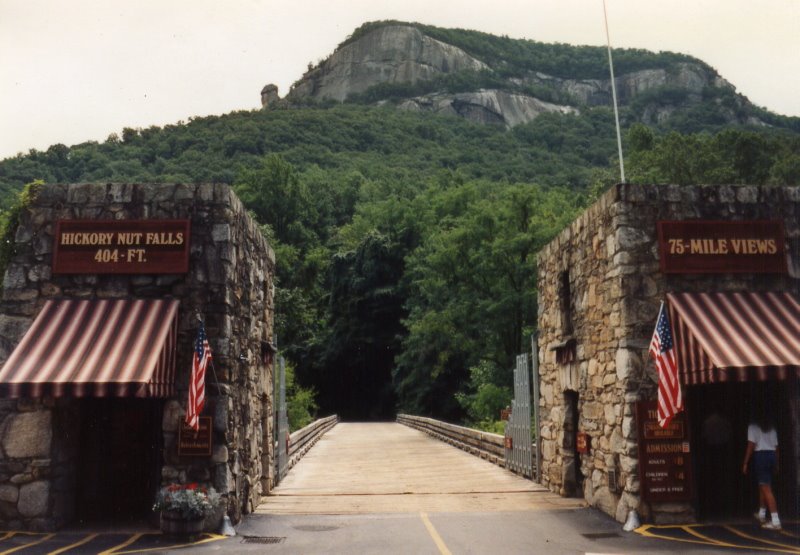 Entrada a Chimney rock NC USA 1991 by Diego Gil Navarro