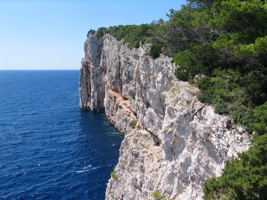 Standing on the Tip of the Cliff by Tania Lugomer-Pomper