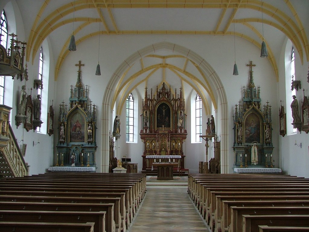 Kirche im schönen neugotischen Stil by richardmayer