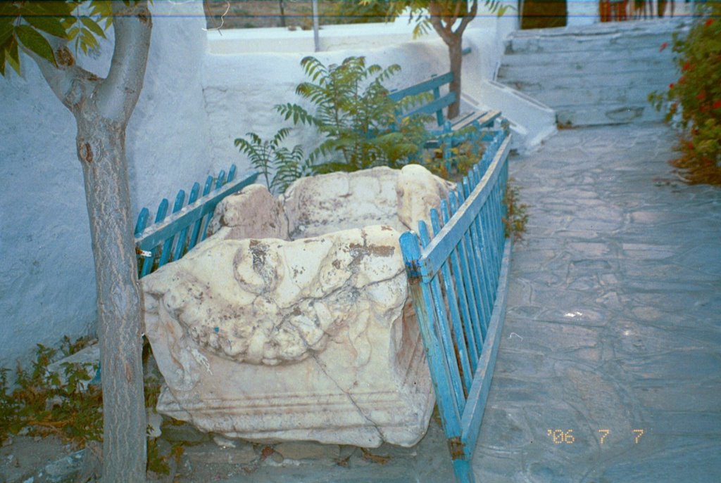 Sarcophage at the village Kastro by malfadors