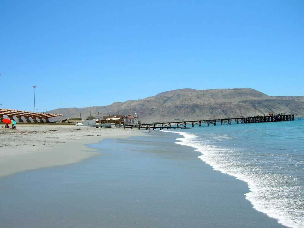 Playa soleada by Miguel Xamena