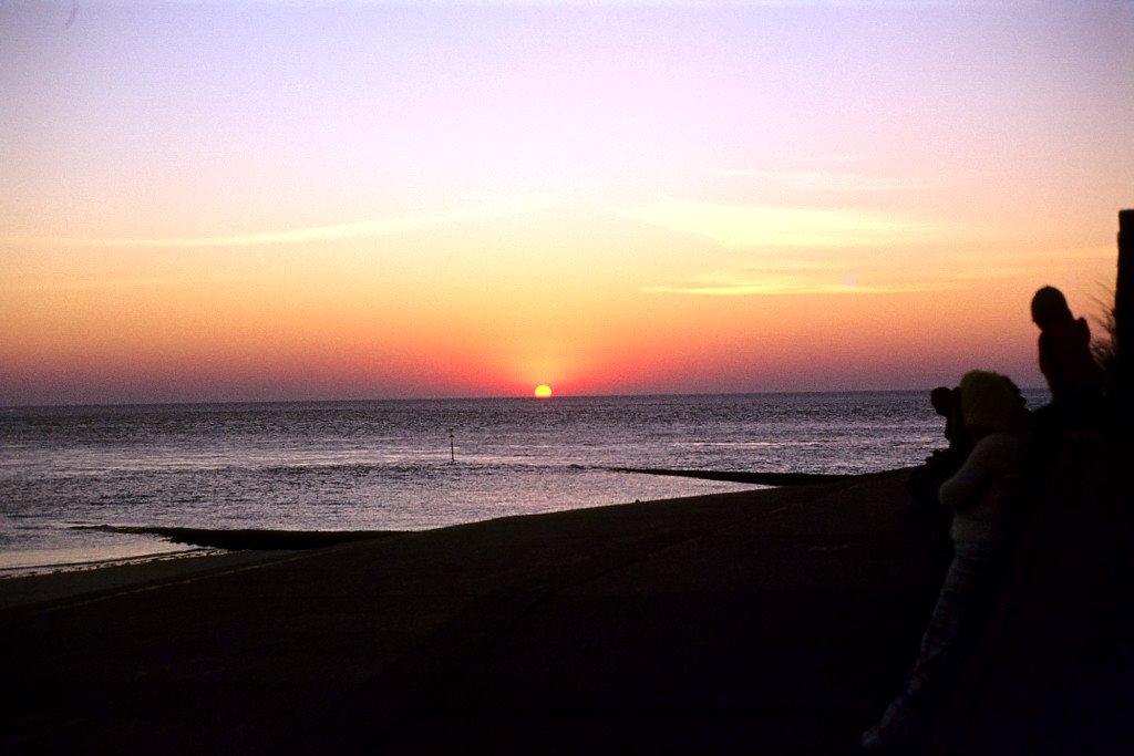 Sonnenuntergang am Westende by khopan