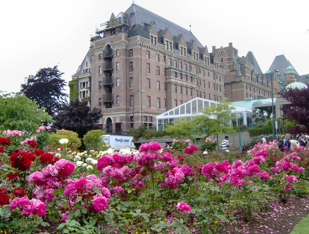 Fairmont Empress Gardens by Brad Heyd