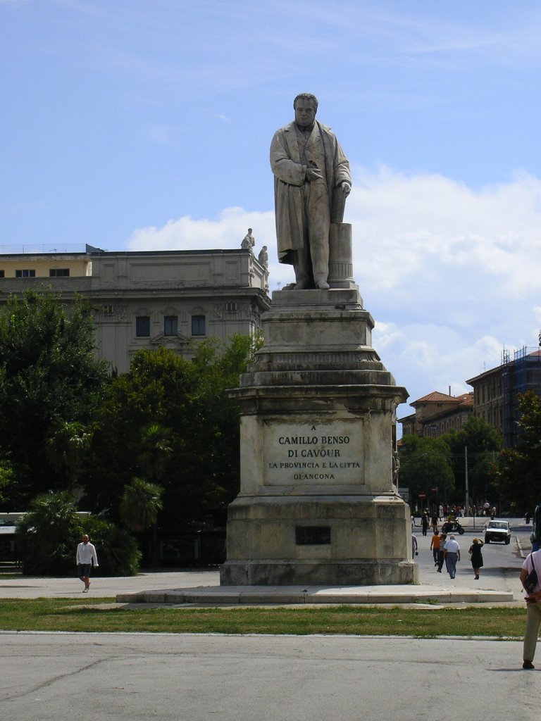 Statua di Cavour by Geosergio