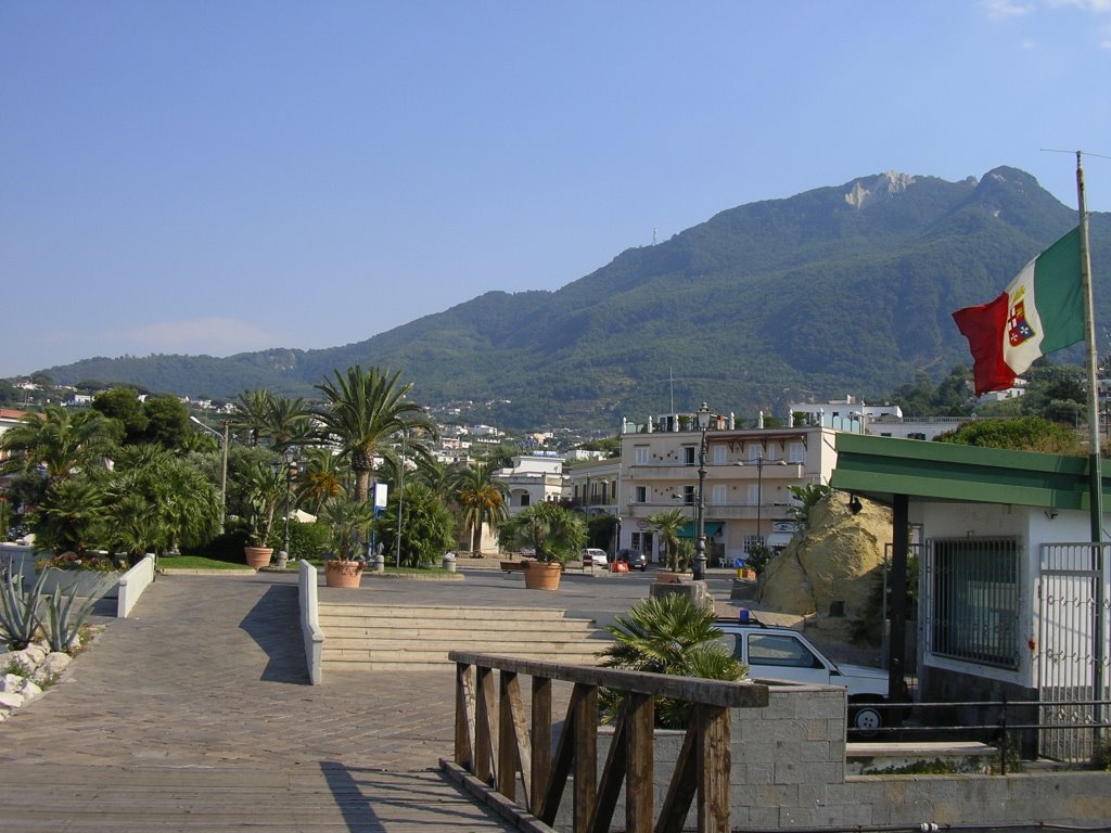 Monte Epomeo visto da Lacco Ameno by Geo S