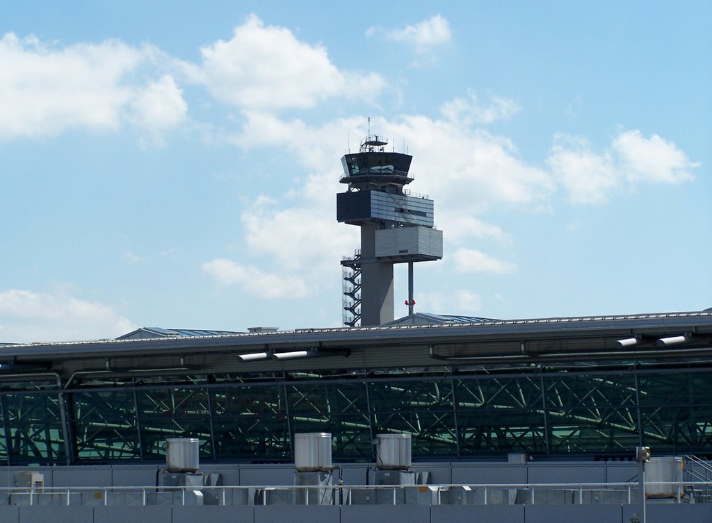 Tower Airport Düsseldorf am 24.07.2008 by One A