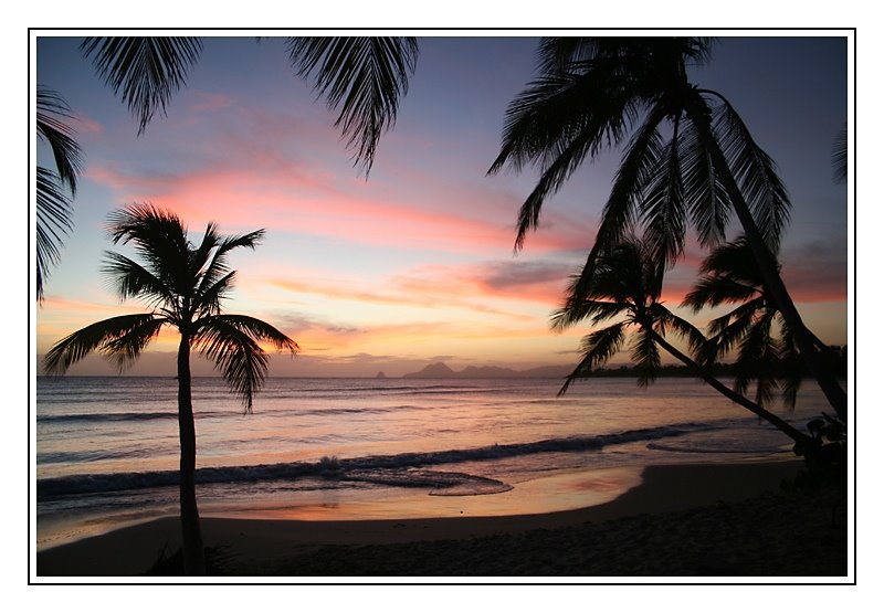 Sunset poscard @ les Salines beach (© Loïc DOUILLET) by presquile.crozon.free.fr