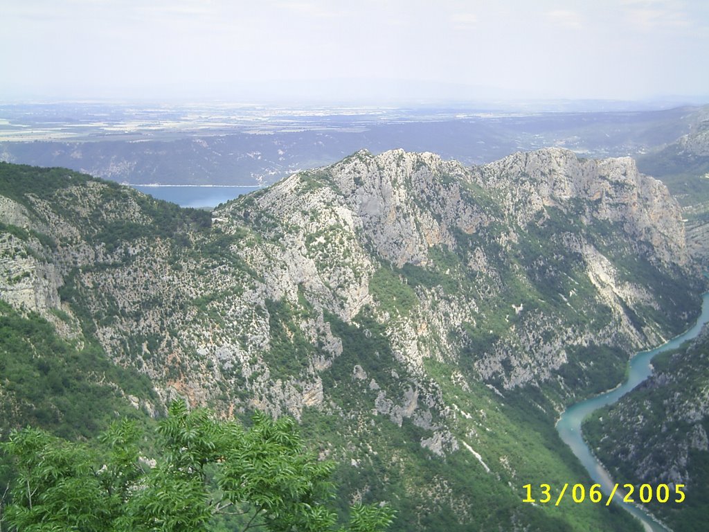 D71 Gorges de Verdon (Lac de St. Croix op achtergrond) by rokoroekkie