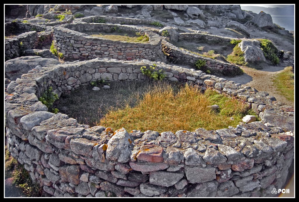 Castro de Baroña by pcharlon