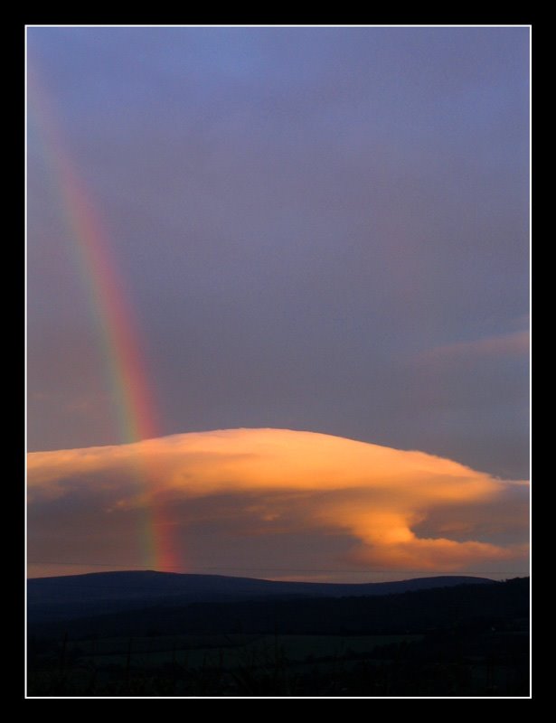 Menez Hom rainbow (© Loïc DOUILLET / http://presquile.crozon.free.fr) by presquile.crozon.free.fr