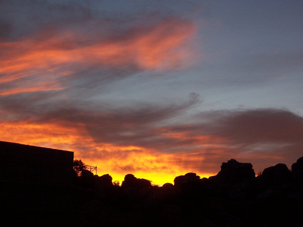 Puesta de Sol en el Torcal de Antequera by Isaac Lozano Rey