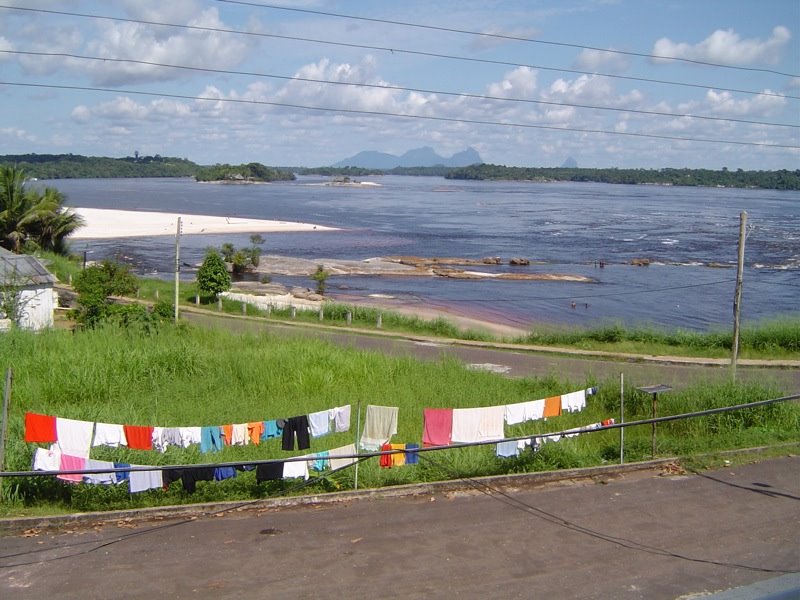 São Gabriel, vista do Bairro da Praia by Cesar Gordon