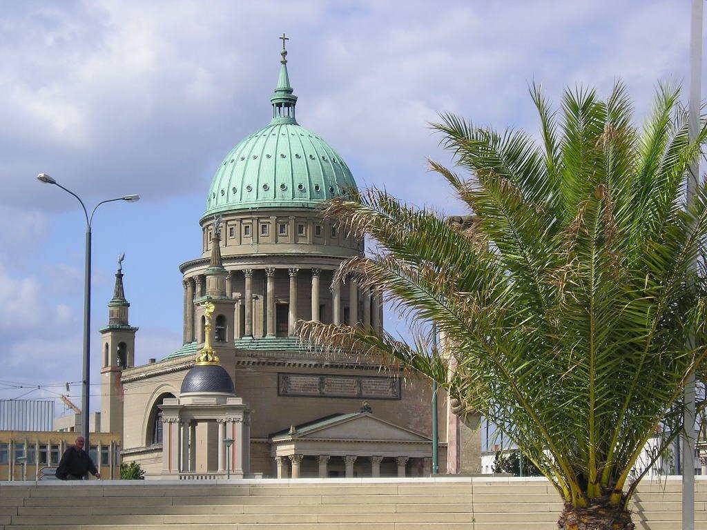 Nikolai Kirche vom Hafen aus by www.stephangrund.de