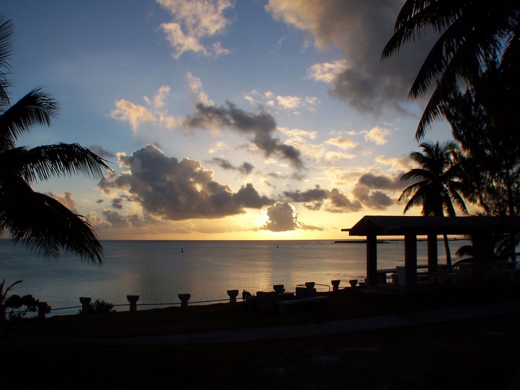 塔加海滩日落 Sunset of Taga Beach by likai