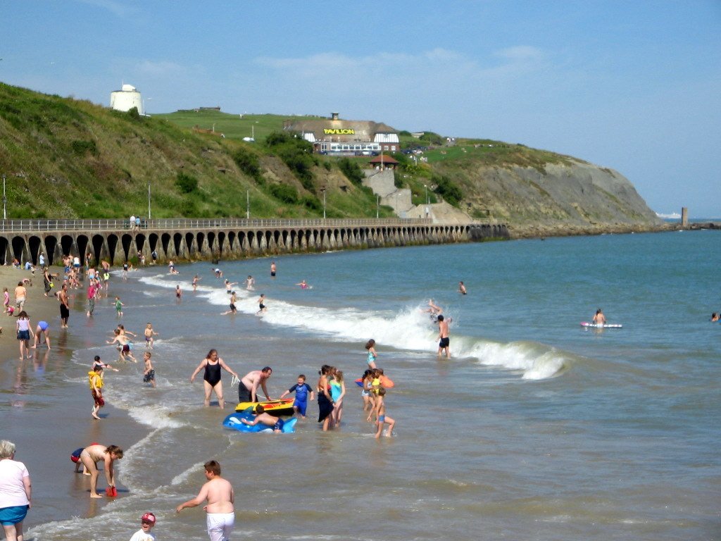 Folkestone Sandy beach by Pedro Montiel