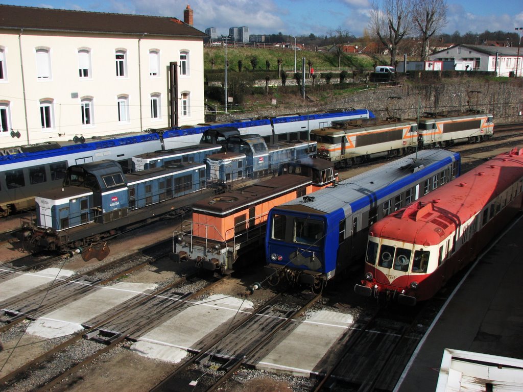 Dépôt SNCF de Limoges, AGC & autorails X 2200- X 2403, locomotives BB 66 000- 7200- 63 500 by Dotaku