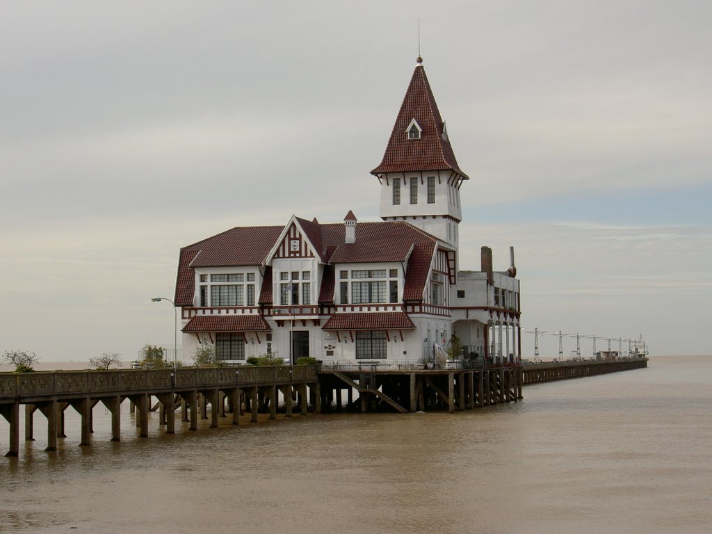 Club de Pescadores, Buenos Aires by neurozee