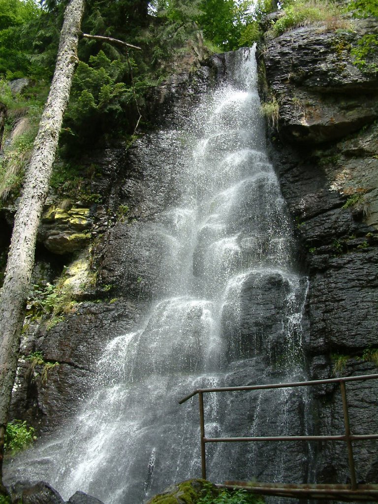 Waterfall in Pol'ana 2. by Csatári Bálint