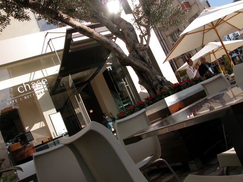 Restaurant chase Achrafieh Sassine 2 by Samia Jraissati