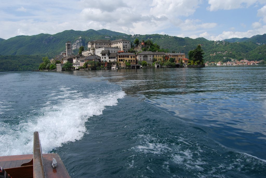 Orta_Isola di San Giulio by manfred huegli