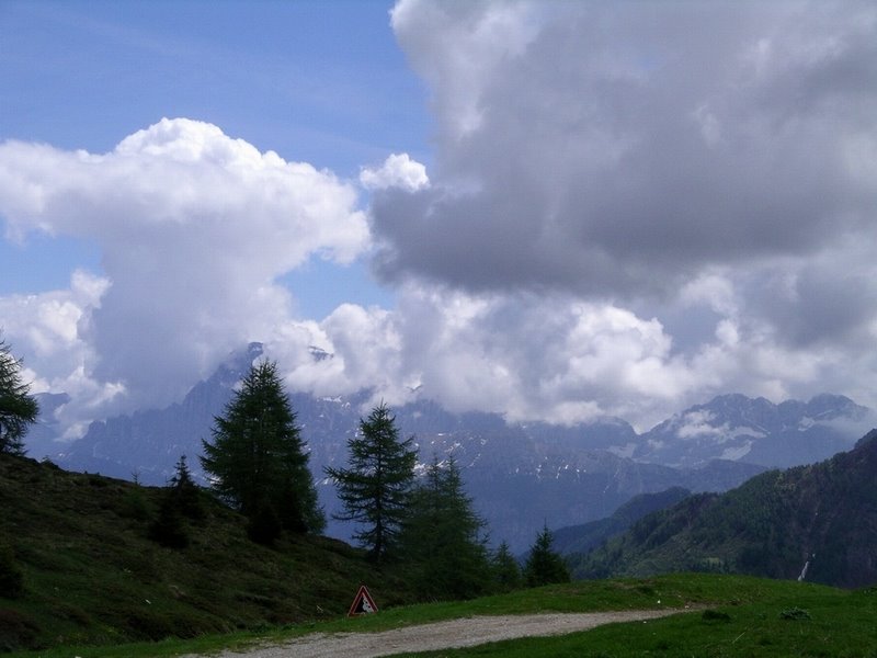 Blick vom Passo Valles Richtung Falcade by Helmut Garnjost