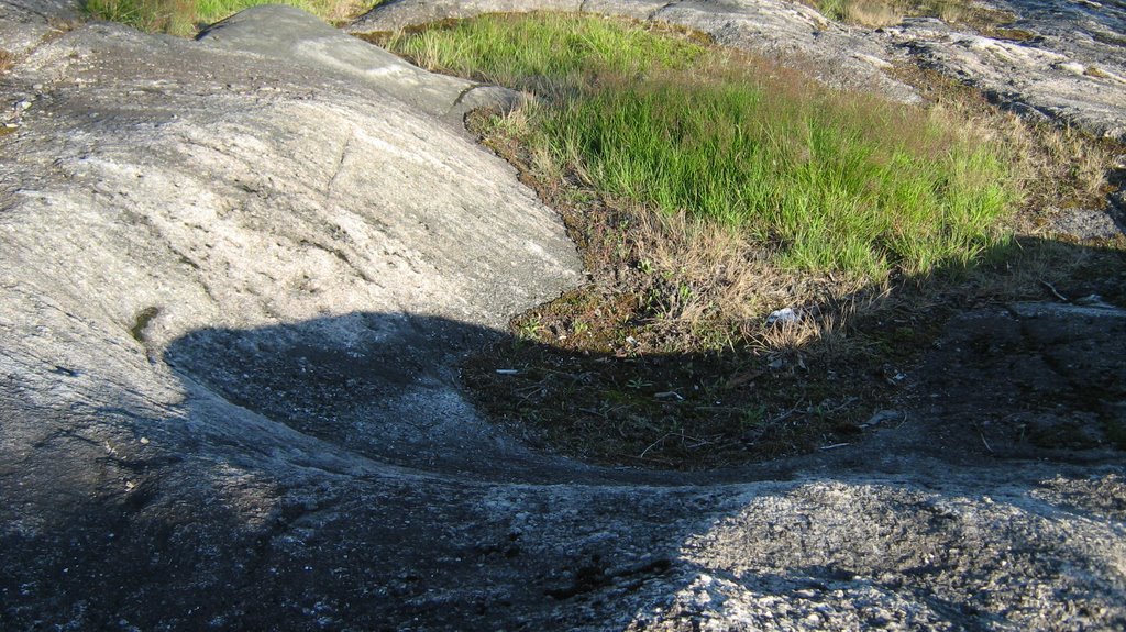 Pothole Jakomäki (Helsinki), 2112 by Joachim Lent