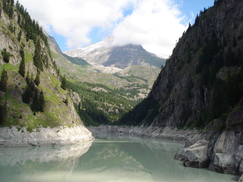 Stausee Gibidum by Thomas Merz-Abt