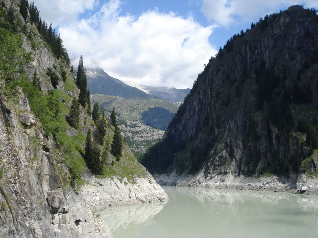 Stausee Gibidum by Thomas Merz-Abt