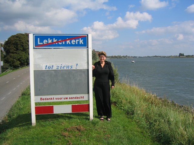 Ingrid op de dijk bij Lekkerkerk by henzelmen