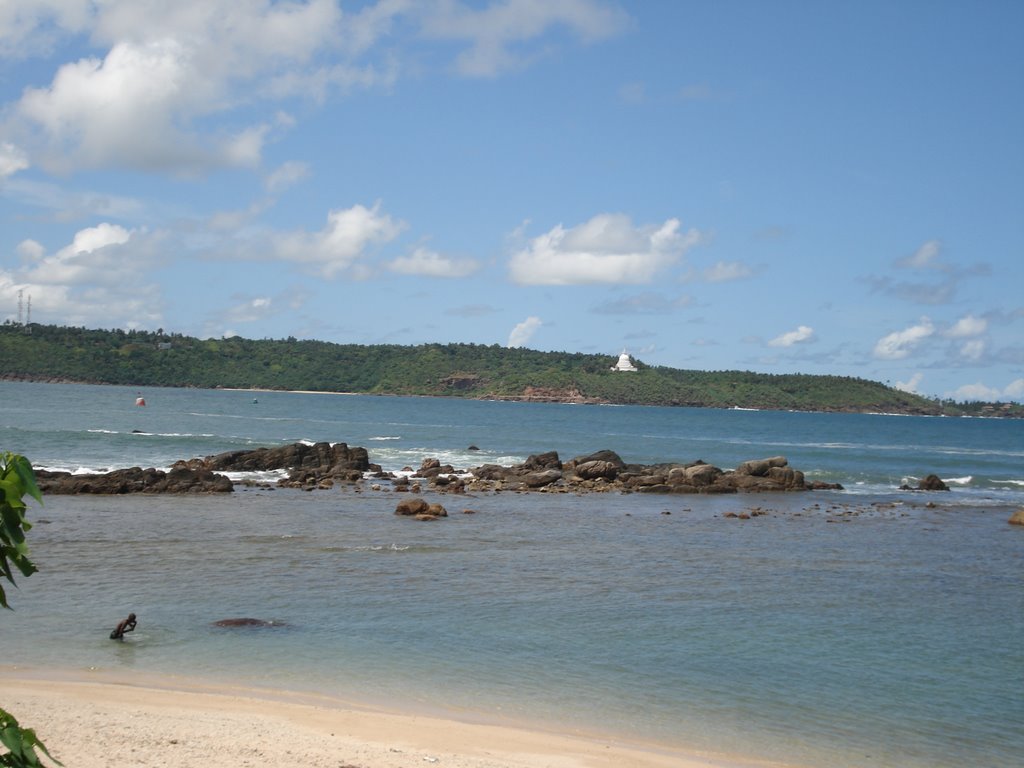 Beach and temple at Galle by Adebayor2