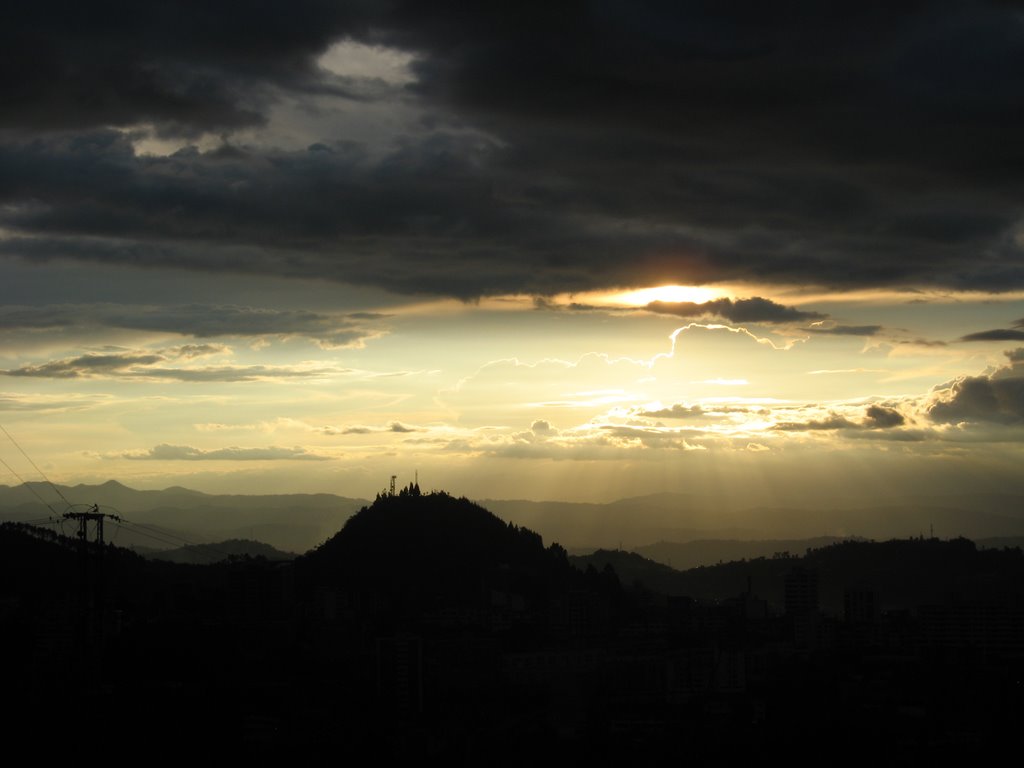 Manizales, Caldas, Colombia by Hildebrando Franco