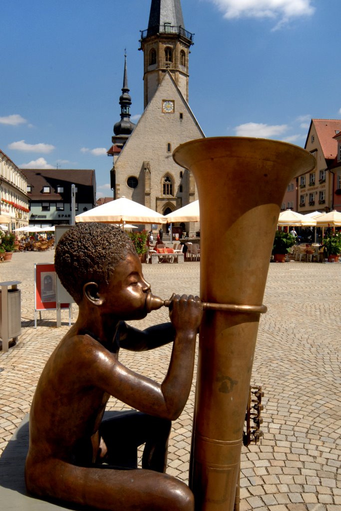 Junger Bläser auf altem Platz by Holger Uwe Schmitt