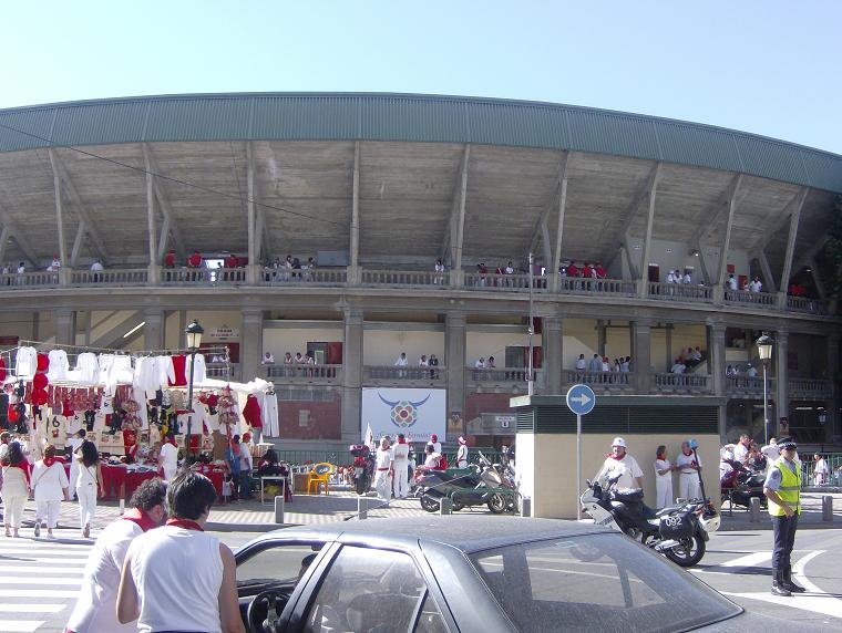 Plaza de toros iruña by Viedma.P