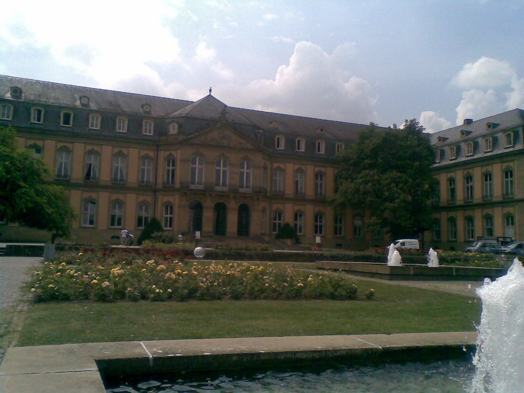 Schlossgarten, Stuttgart mit Blick auf das neue Schloss, 29.07.08 by Ypsioca