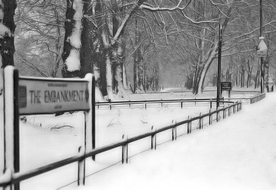 Embankment in Snow by essence_artwork