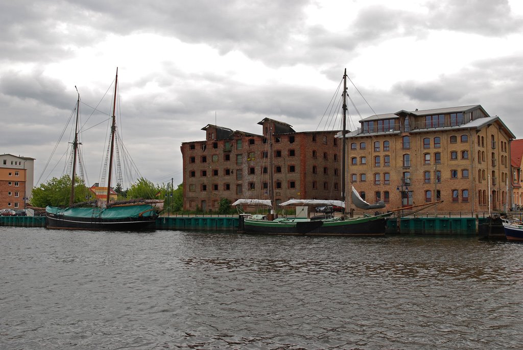 Greifswalder Hafen by Holger-Vogt