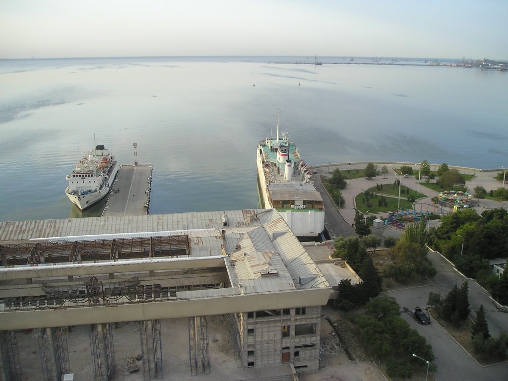 Caspian Sea,Baku,Azerbaijan by Wales away