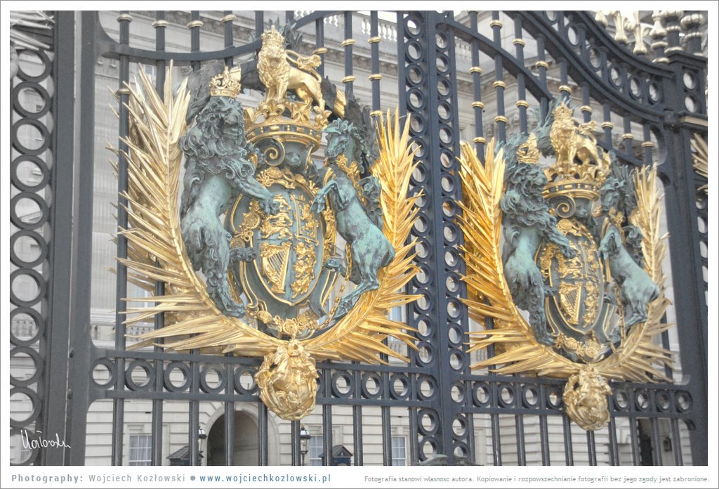 London, Buckingham Palace by Wojciech Kozłowski