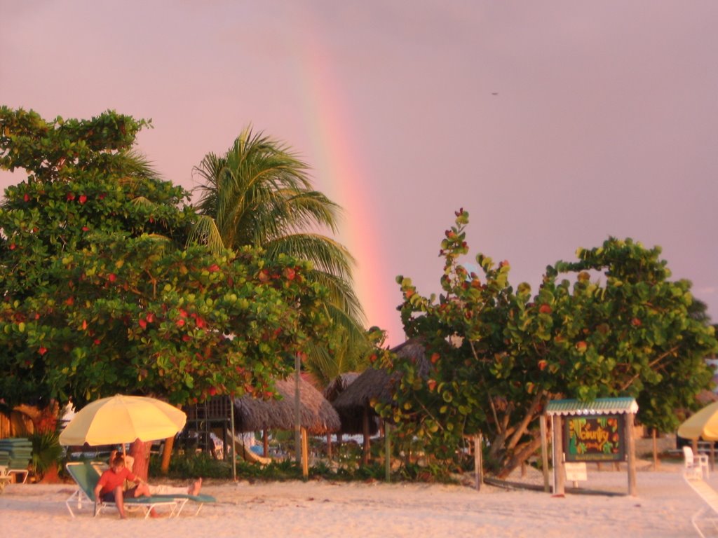 Arco Iris en la playa by Apatxe