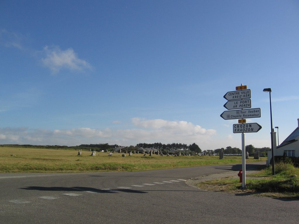 Camaret-sur-mer: alignement de Lagatjar & signalisation bilingue / Lagatjar stone rows & bilingual roadsigns by pingwi