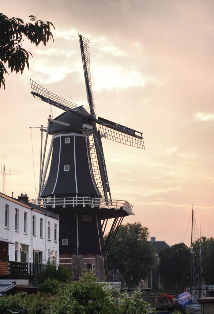 Molen de Adriaan by H. van de Moosdijk