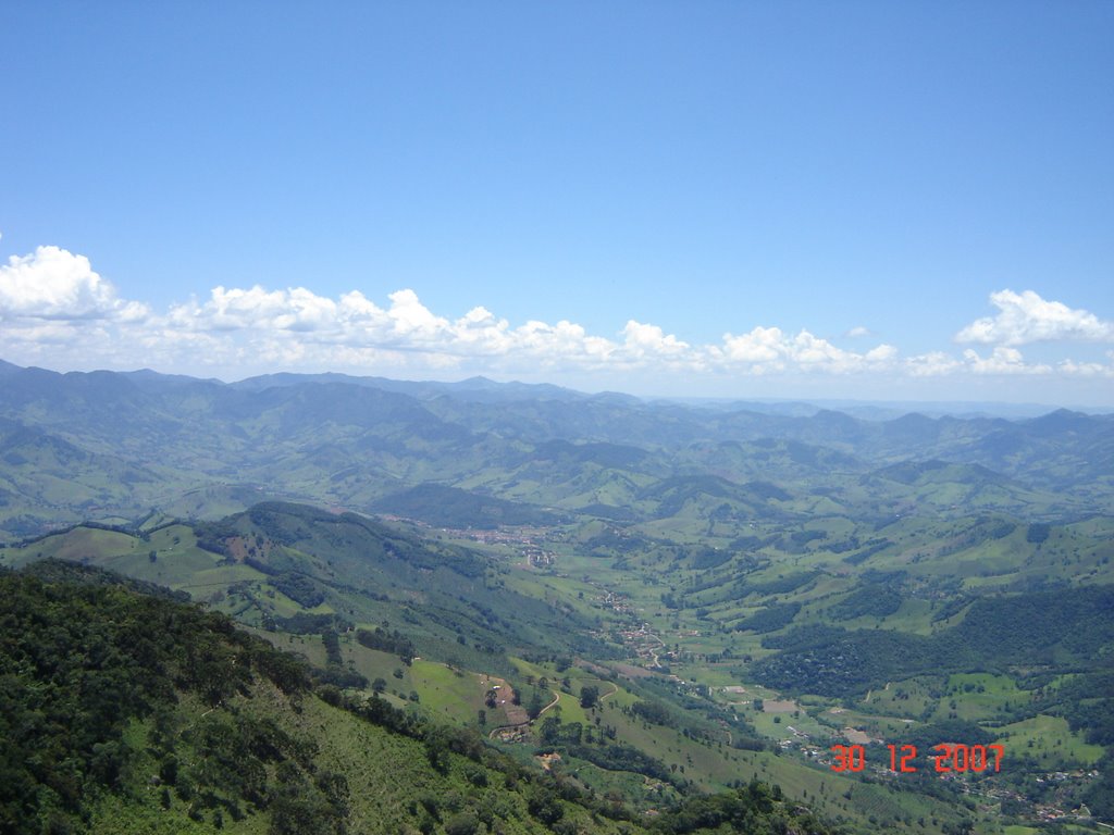 São Bento do Sapucaí vista da Pedra do Bauzinho by Giuliano.sjc