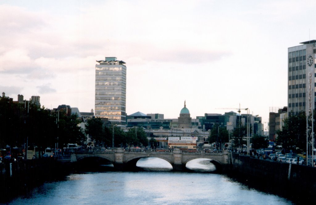 Dublin, Ireland. by André Bonacin