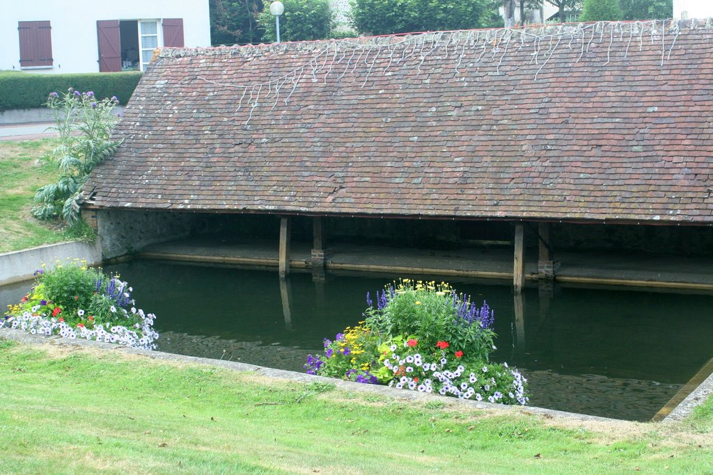 Ancien lavoir à Senonches by Parisot Martine