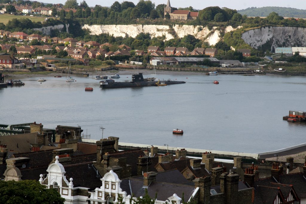 Rochester, Medway, UK by Karol Wiśniewski