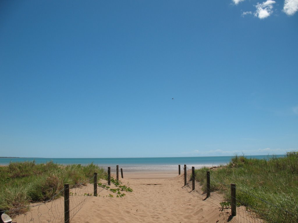 Beach @ Cullen Bay by gijsdb