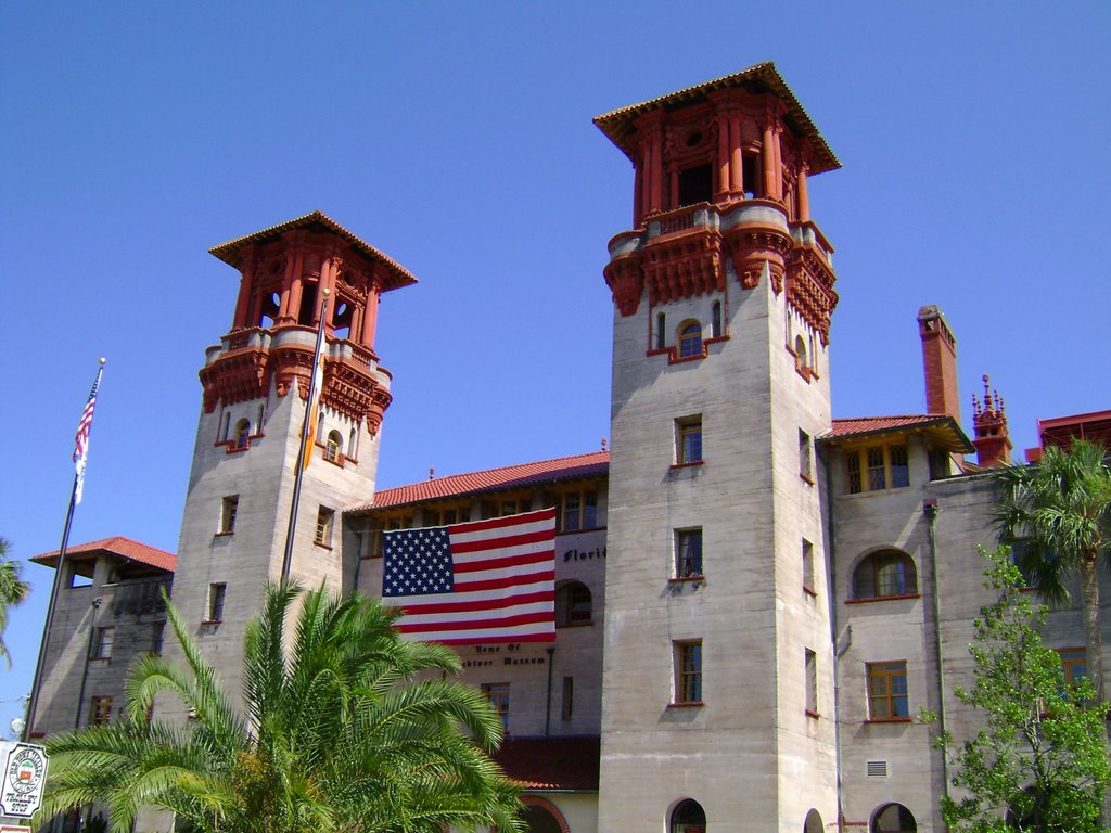 In 1994 the Lighthouse Museum of St. Augustine (SAL&M) opened full time to the public. A community-based board of trustees was created in 1998. The men and women of the volunteer board are charged with holding the site in trust for future generations. In 2002, under the direction of current Executive Director Kathy Fleming, ownership of the tower and historic Fresnel lens was transferred from the U.S. Coast Guard through the General Services Administration and the National Park Service to the St by perezmontejo