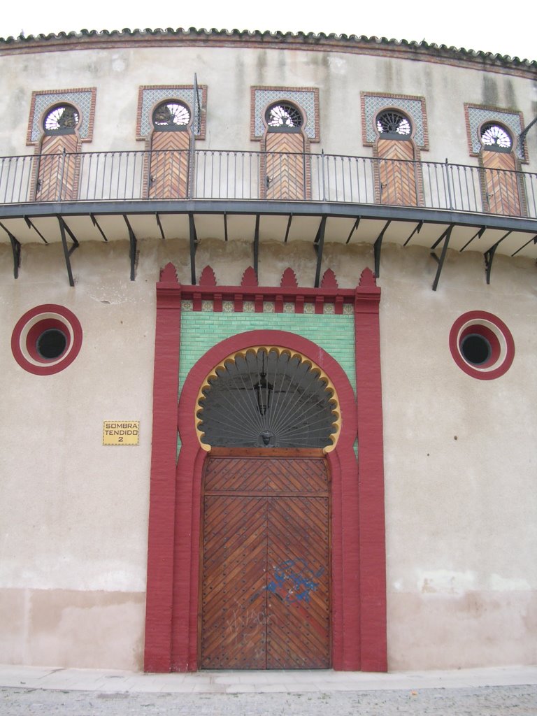 Puerta Plaza de toros de Almendralejo by mareva