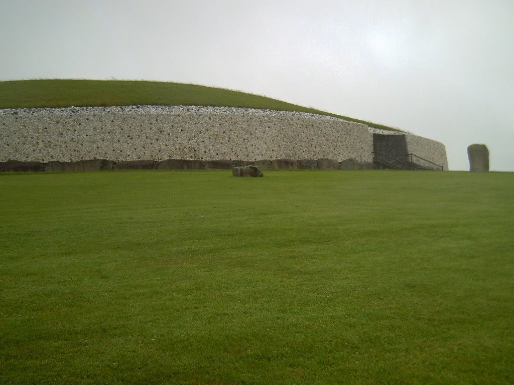 Newgrange by Jose Fernández GH