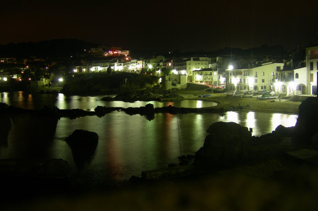 Platja del Port Bo de nit by saguer27